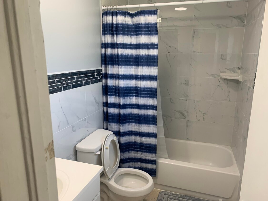 Primary Photo - 1138 W 25th St