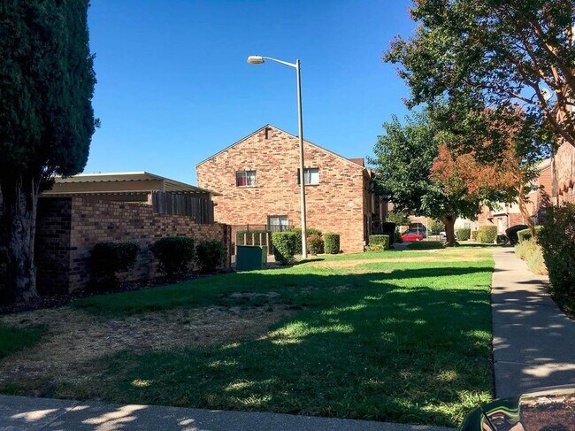 Foto del edificio - 4213 Savannah Ln