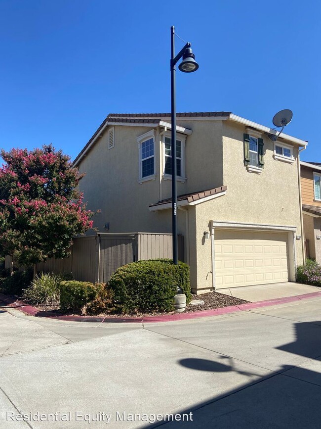 Building Photo - 2 br, 2.5 bath House - 3108 Mowbray Way
