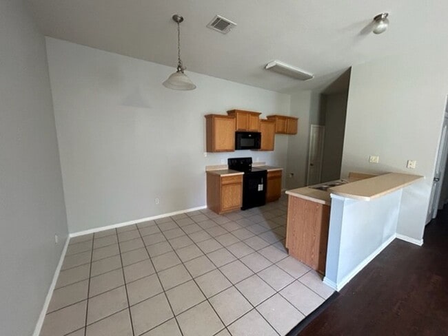 Building Photo - 1212-1214 Sironia Trail