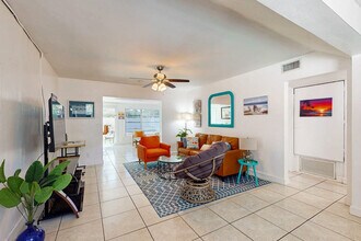 Building Photo - 4810 Winchester Dr