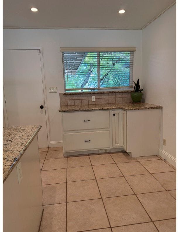 Building Photo - 5753 Reynaud Ct
