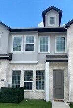 Building Photo - 12400 Greens Rd
