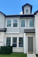 Building Photo - 12400 Greens Rd