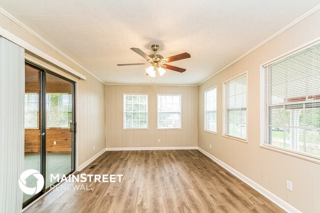 Building Photo - 212 Meadowview Dr