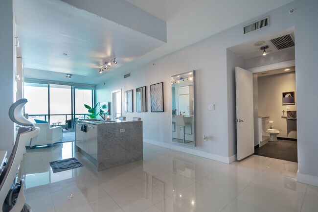 Foto del edificio - 900 Biscayne Blvd