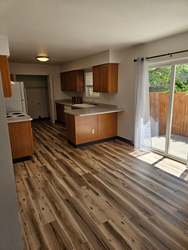 Building Photo - 359 S Spaulding Ave