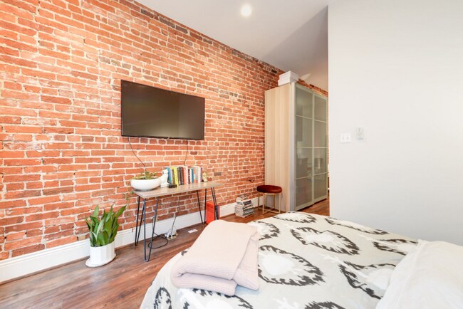 Building Photo - 2906 13th St NW