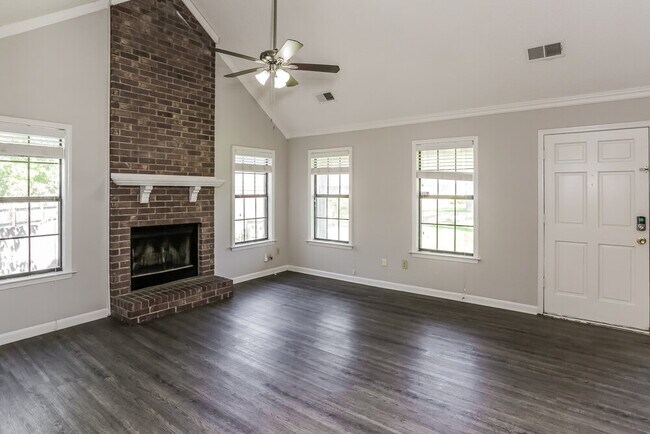 Building Photo - 7850 Deer Cove