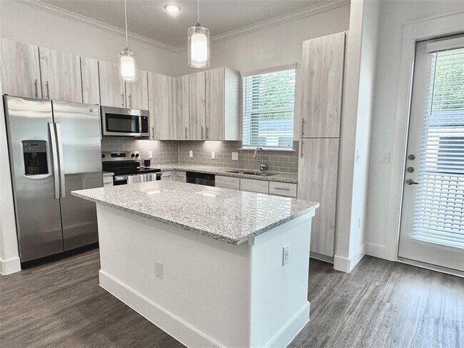 Building Photo - 3030 Greenbusch Rd