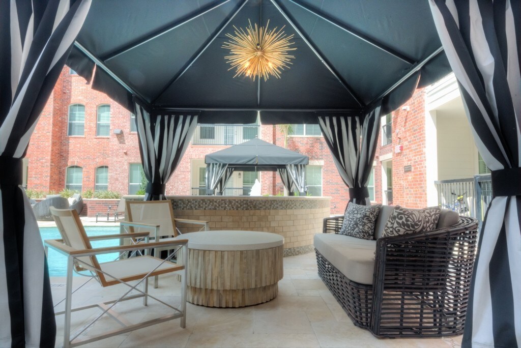 Foto principal - Montrose 1 BR, Close to Everything