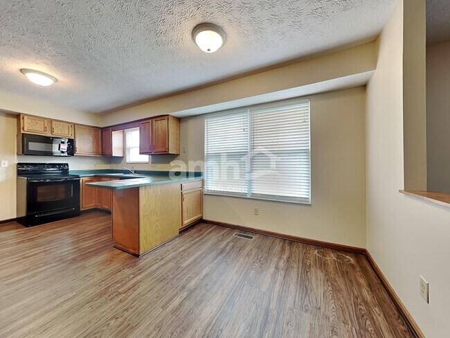 Building Photo - 713 W Aberdeen Dr