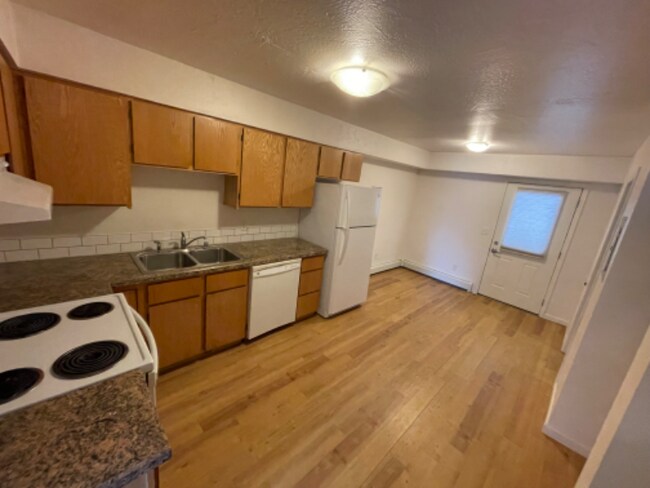 Foto del edificio - 825 SW Higgins Ave