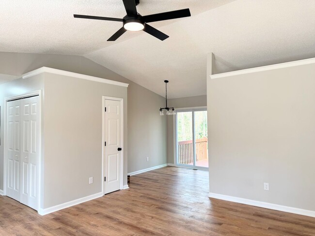 Building Photo - Located in Carrollton!!!