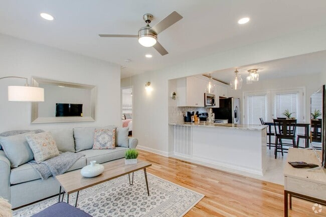 Building Photo - 6319 Thunderbird Dr