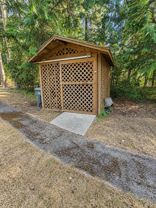 Building Photo - 17805 Overlake Ct SE