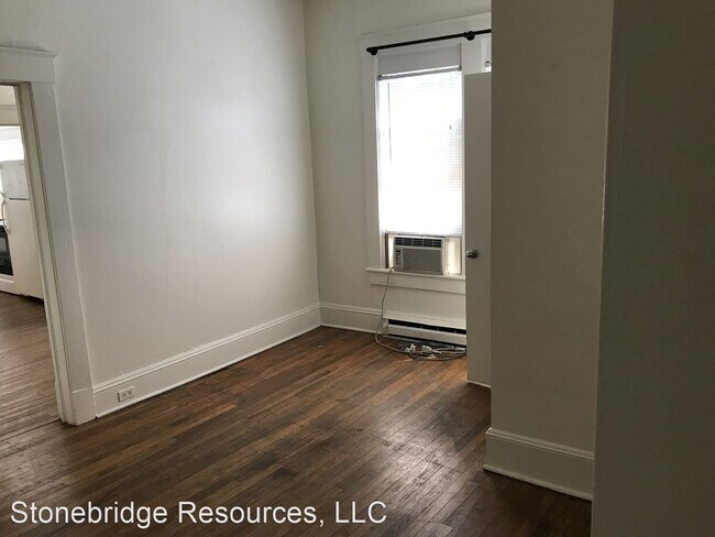 Building Photo - 319 Tate St