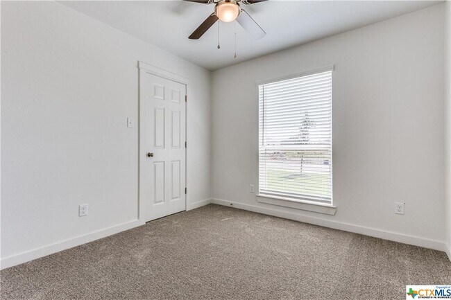 Building Photo - 1614 Sideoats Ln