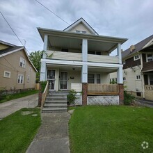 Building Photo - 1394 Larchmont Rd