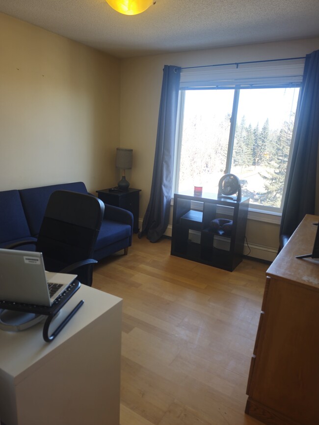 Photo du bâtiment - 2 Bedroom Condo Unit