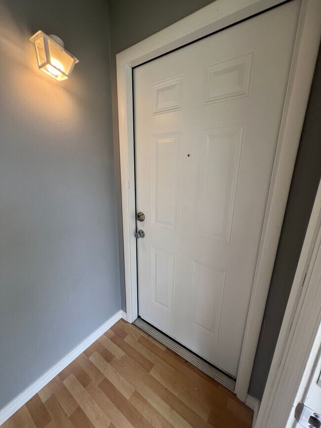 Foto del edificio - 1 bed/1 bath duplex