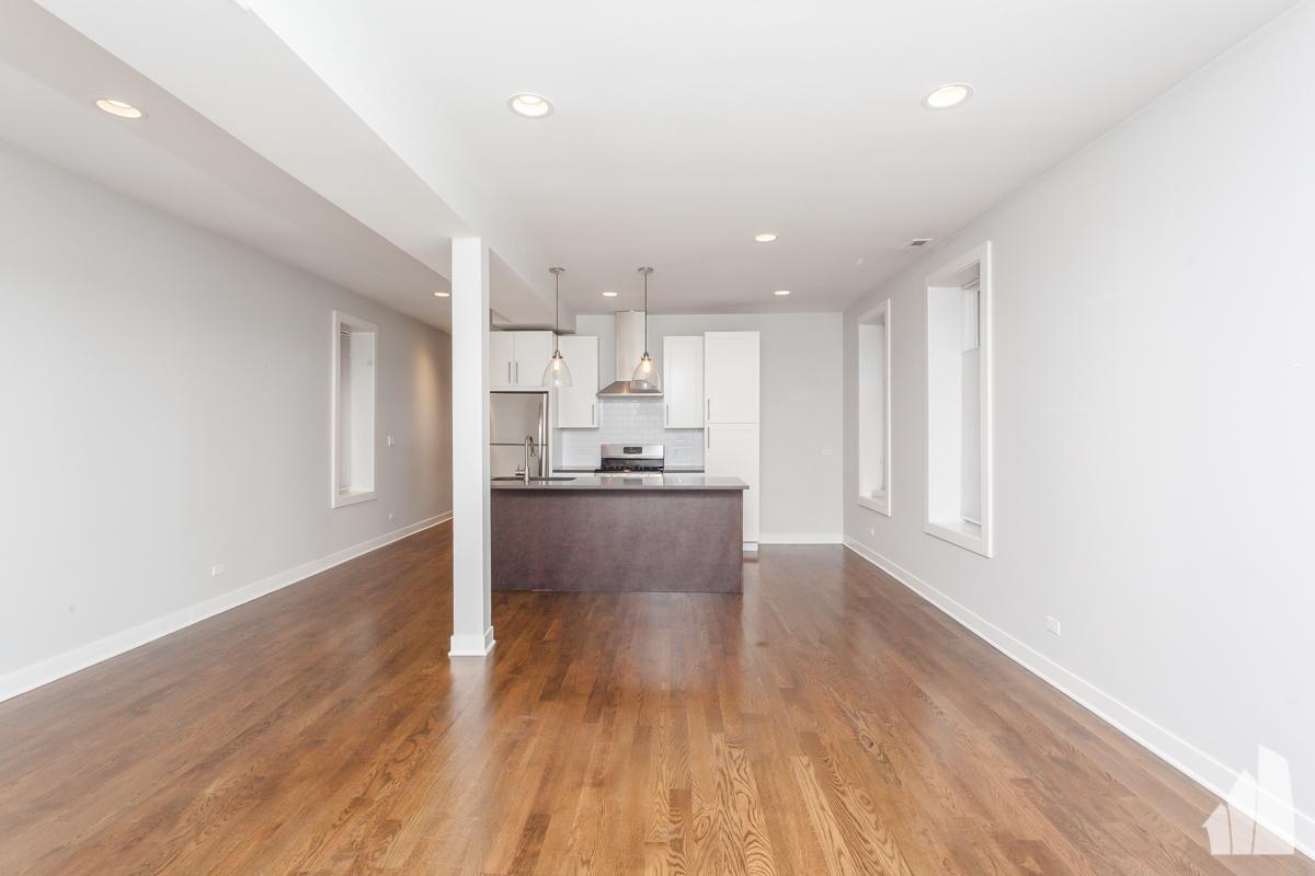 Foto principal - 2 bedroom in Chicago IL 60614