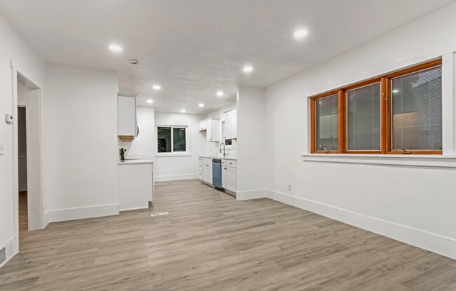 Foto del edificio - 2664 Brinker Ave