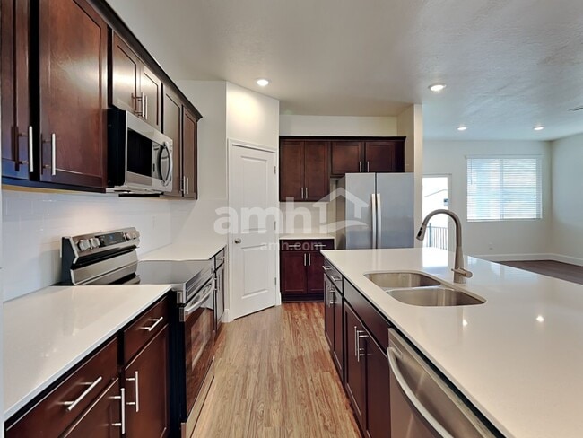 Building Photo - 3371 S 2580 W