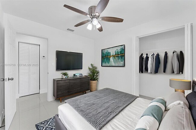 Foto del edificio - 832 NW 28th St