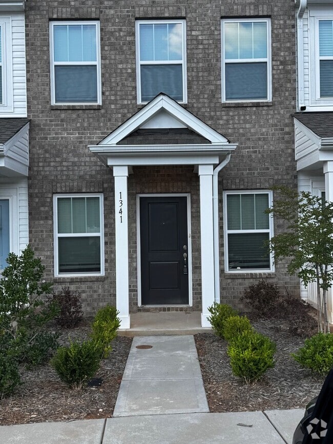 Building Photo - 1341 Darlington Dr