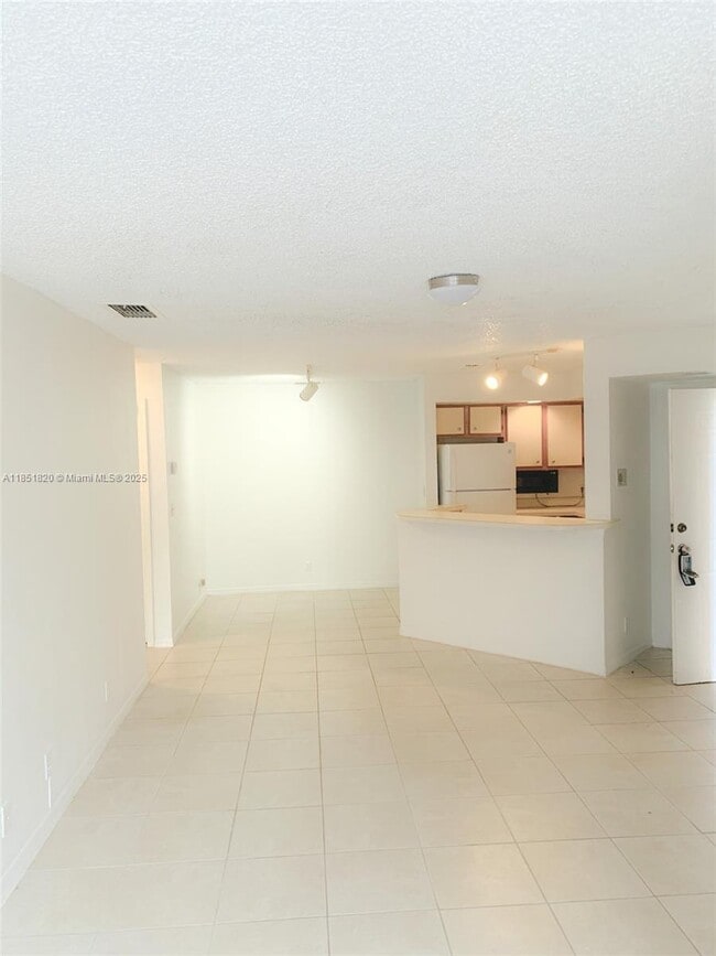 Building Photo - 3360 Pinewalk Dr N