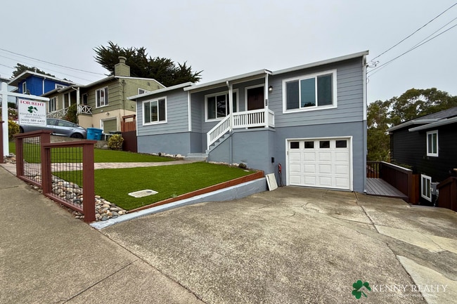 Building Photo - 424 Manor Dr