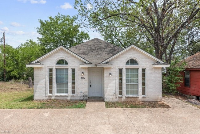 Building Photo - 4 br, 2 bath House - 815 Pasler St 815 Pasler