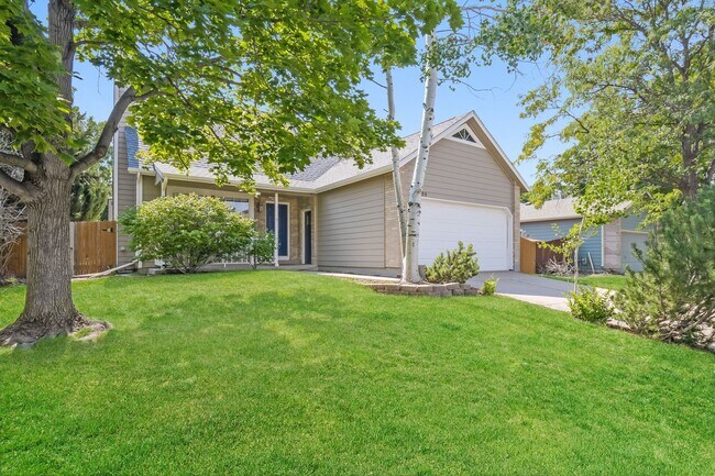 Foto del edificio - Beautiful 3 Bed / 2 Bath Single Family Hom...