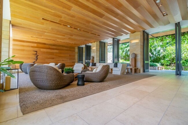 Building Photo - Park Lane Getaway by Gather: 2BR Oceanview Suite