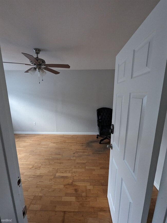 Building Photo - 4 br, 2 bath House - 2244 Lagoon Drive Room B