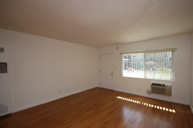 Foto del edificio - 5324 Baldwin Ave