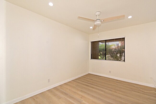 Dormitorio de la planta baja - 69621 Karen Way