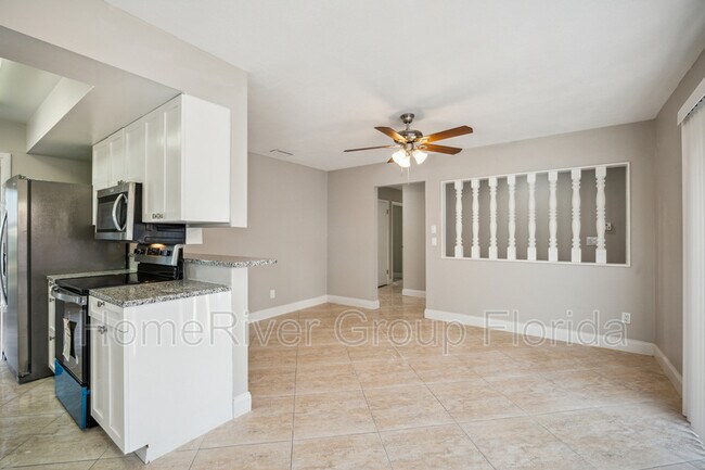 Foto del edificio - 417 NE Cornwall Ave