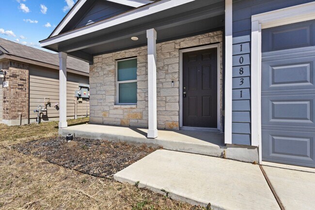 Foto del edificio - Charming Home Awaits: Spacious & in a Prime Location