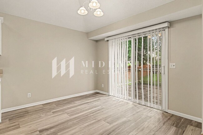 Building Photo - 15613 Timberlane Dr