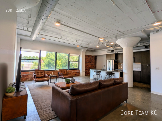 Building Photo - Monarch 2 Bedroom Loft