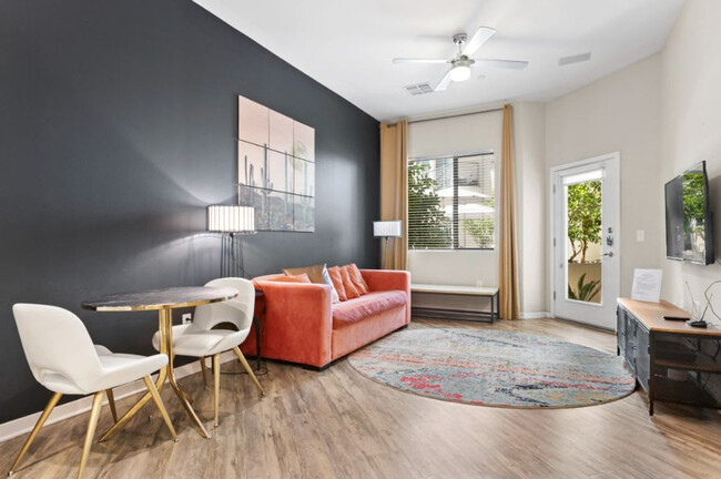 Foto del edificio - 4857 N 8th Pl