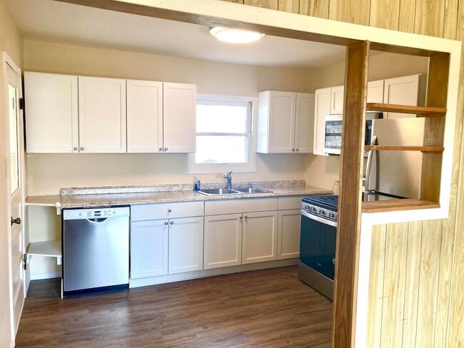 Building Photo - 703 W Ollie St