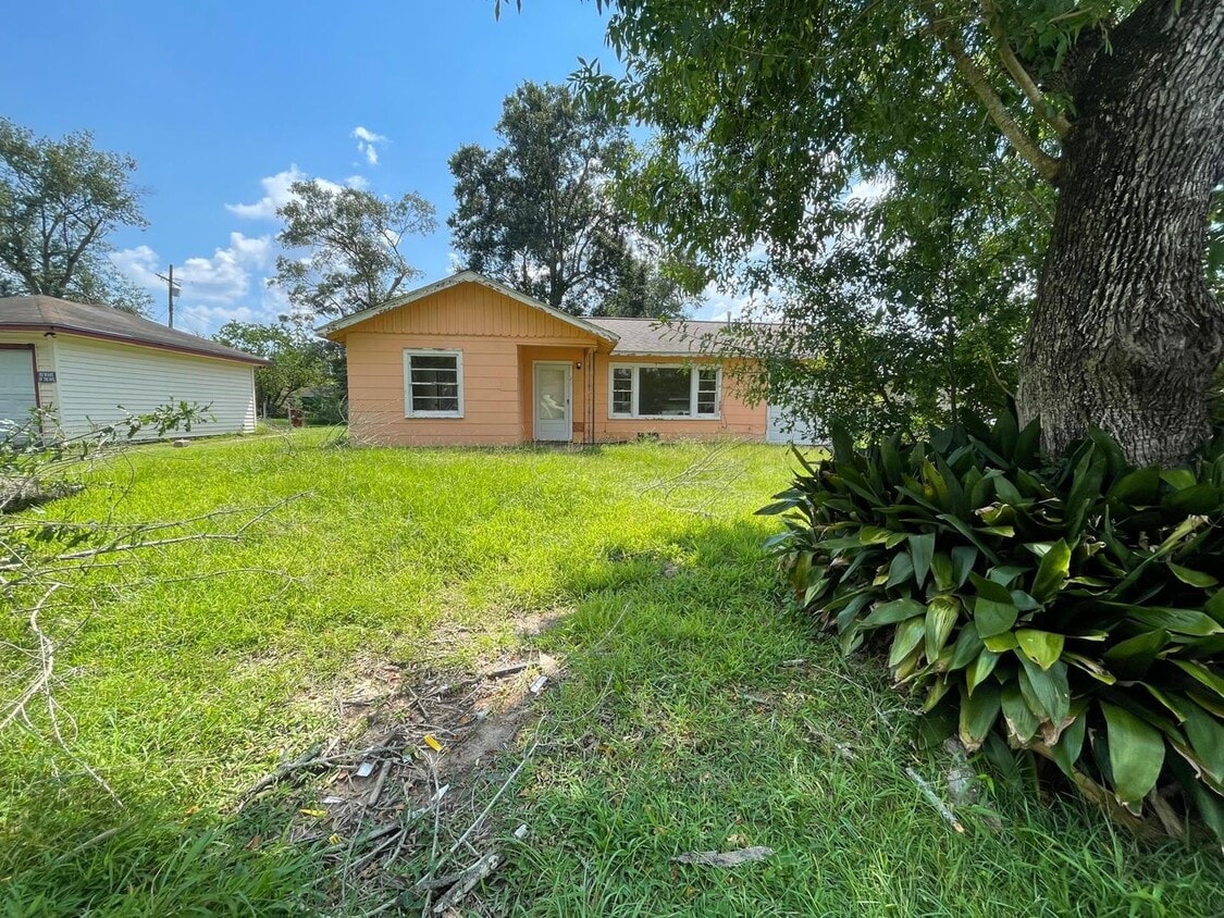 Primary Photo - 21 Byron Rd