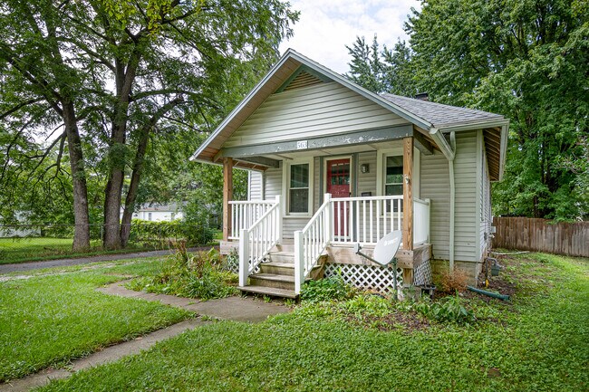 Building Photo - 563 Garfield Dr