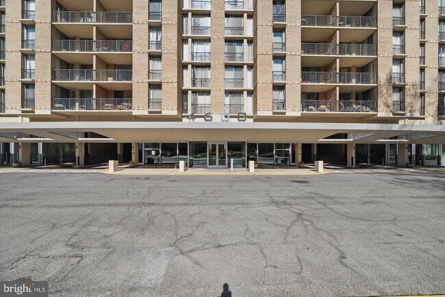 Foto del edificio - 4600 S Four Mile Run Dr