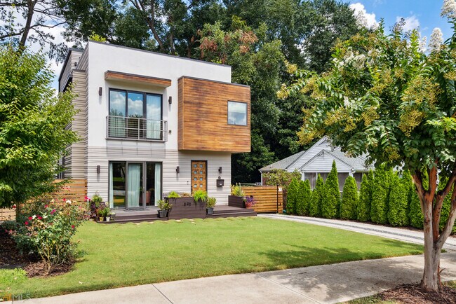 Foto del edificio - 646 E Ave NE