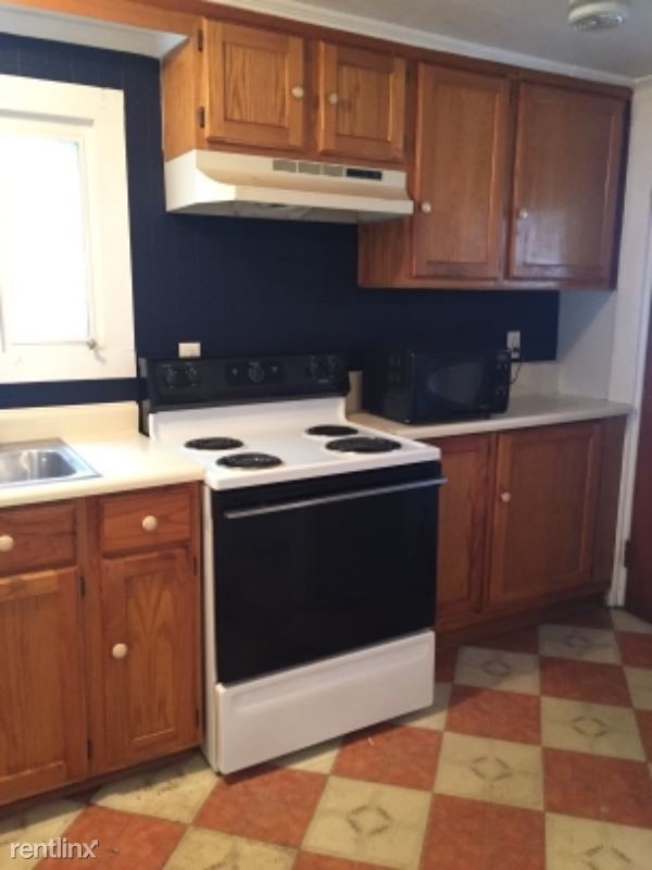 Building Photo - 4 br, 1.5 bath House - 201 W Elm St
