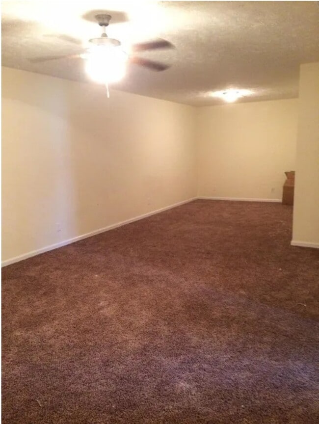 Foto del edificio - 969 Ernest Stewart Dr